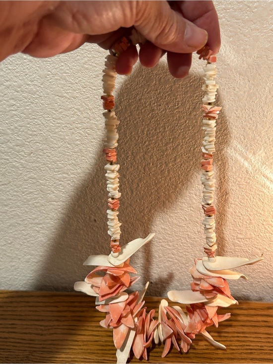 Jewelry - Shell Chip Necklace in Cream and Peach - Unbranded Women’s Jewelry